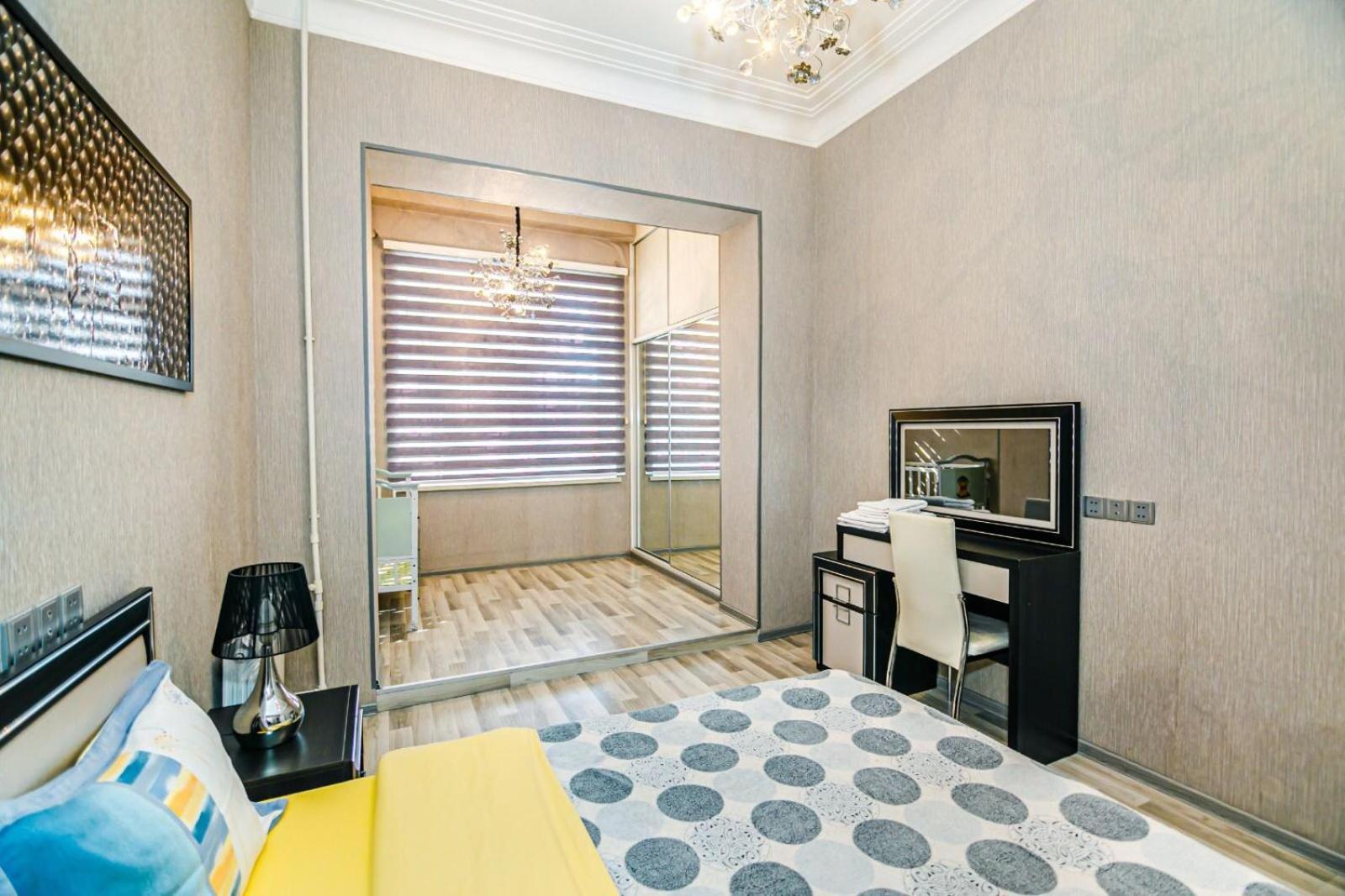 Azneft Square Deluxe Apartment Баку Экстерьер фото