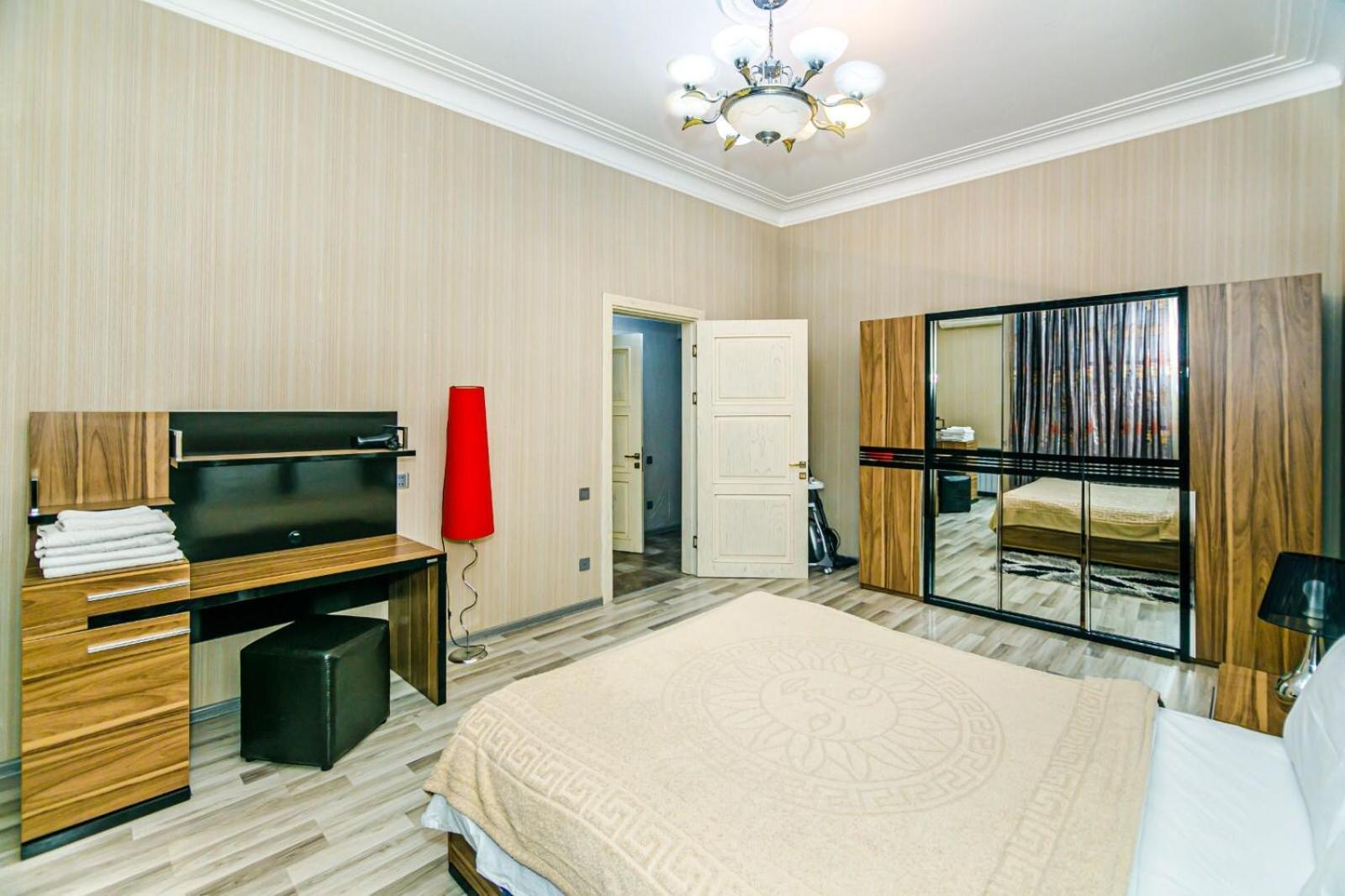 Azneft Square Deluxe Apartment Баку Экстерьер фото