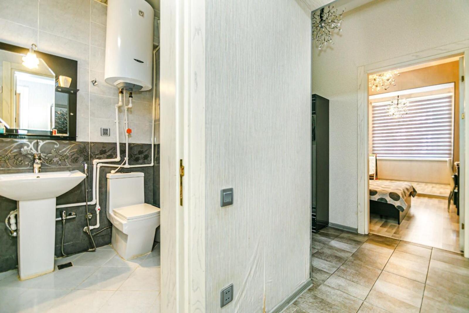 Azneft Square Deluxe Apartment Баку Экстерьер фото