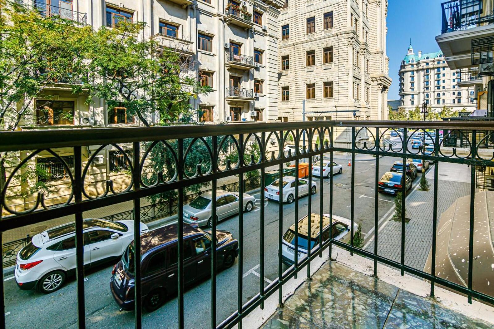 Azneft Square Deluxe Apartment Баку Экстерьер фото