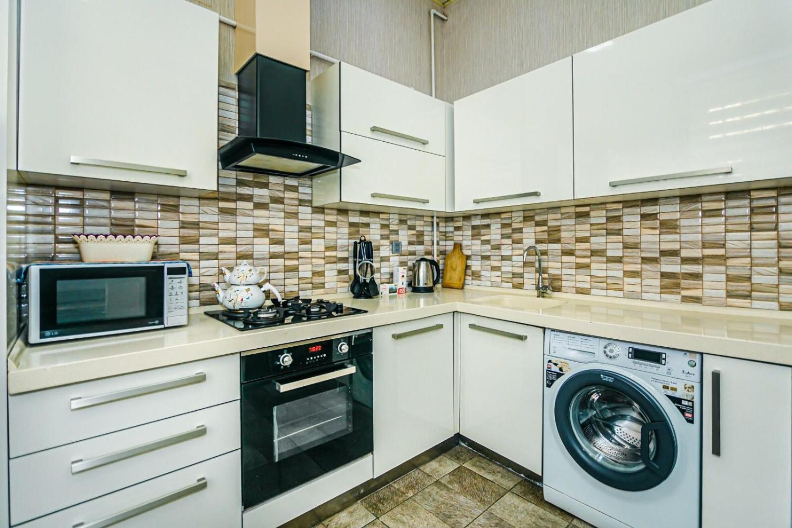 Azneft Square Deluxe Apartment Баку Экстерьер фото