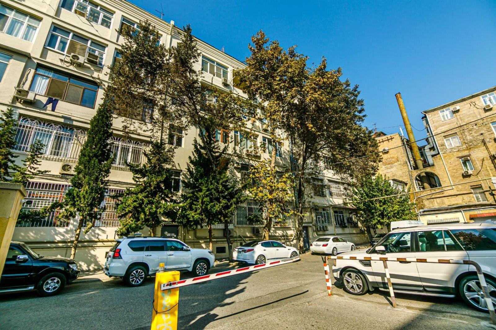 Azneft Square Deluxe Apartment Баку Экстерьер фото