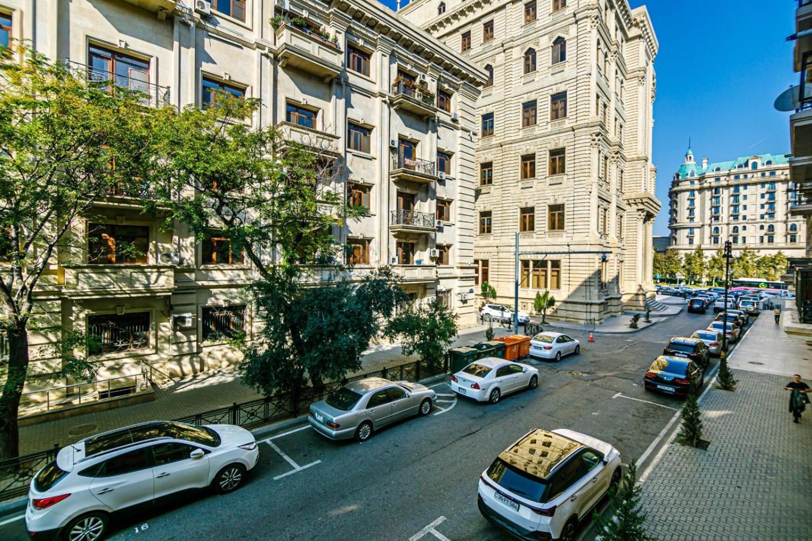 Azneft Square Deluxe Apartment Баку Экстерьер фото