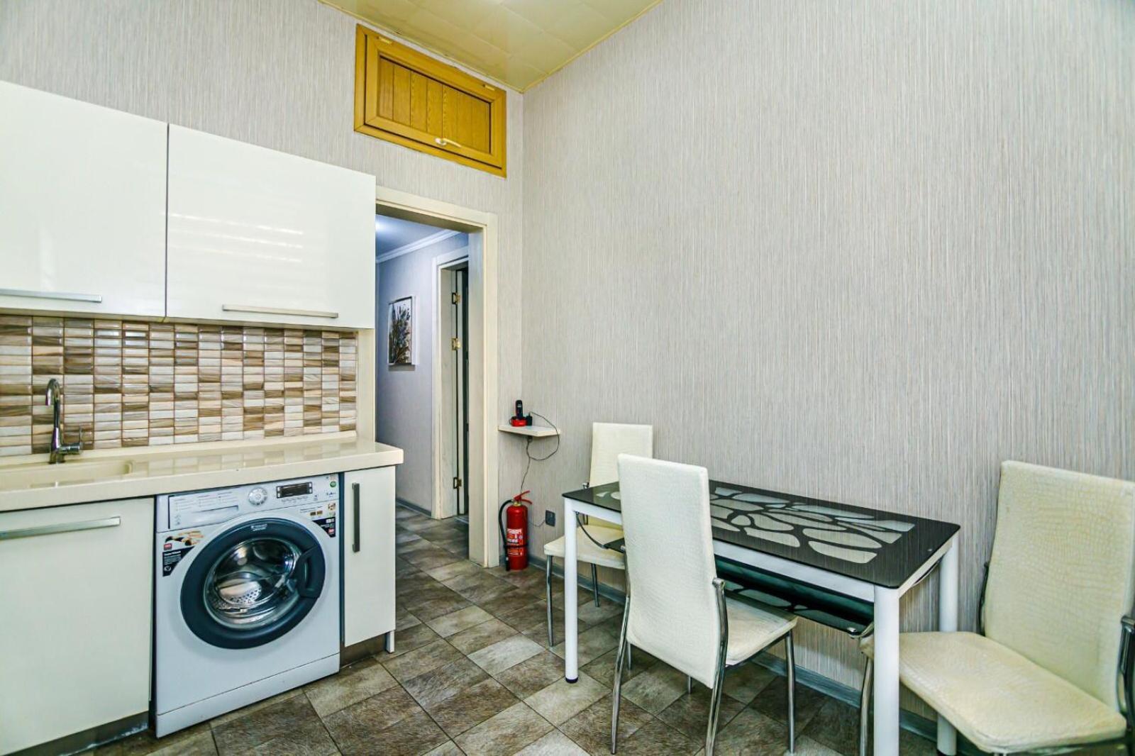 Azneft Square Deluxe Apartment Баку Экстерьер фото